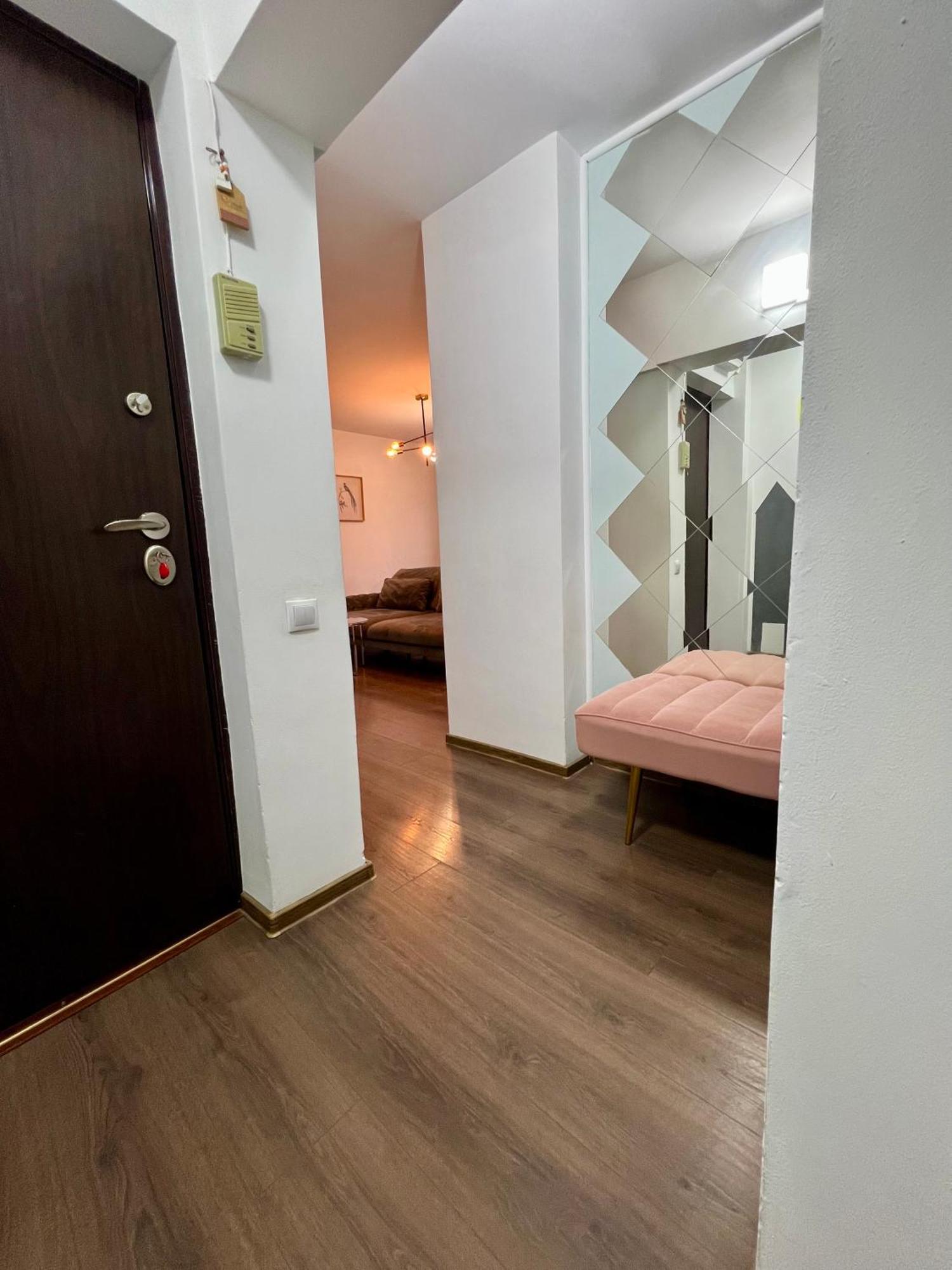 Old Town View- Ultracentral Apartment Targoviste Exterior photo